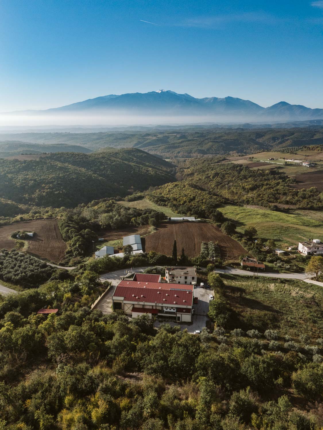 Pohled na farmu z dronu